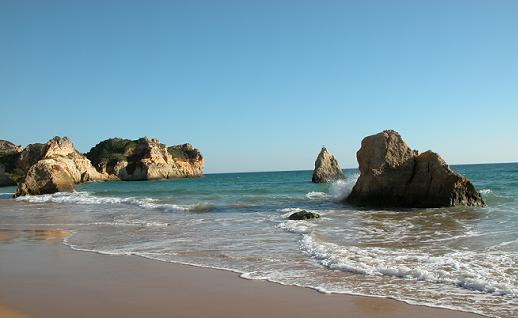 Imagen Playa y rocas, click para jugar