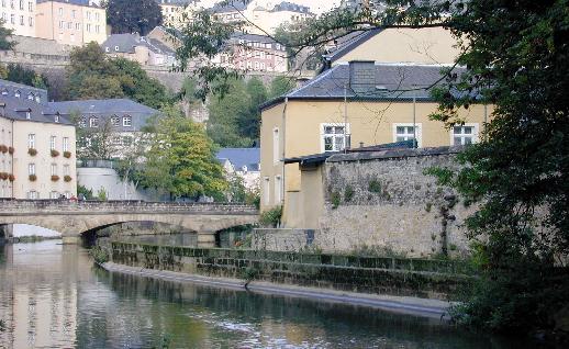 Imagen Canal y puente en Luxemburgo, click para jugar