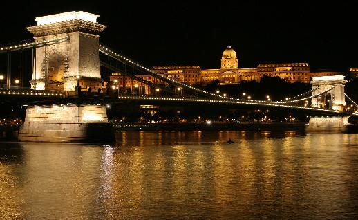 Imagen Budapest nocturna, click para jugar