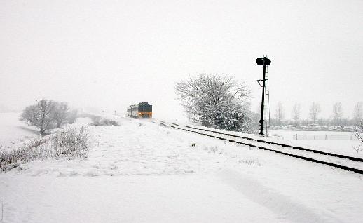 Imagen Campo nevado y tren, click para jugar