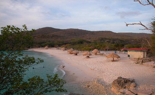 Imagen Playa con chozas, click para jugar